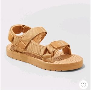 Universal Thread  Delaney Sport Sandal. NWOT 9